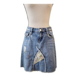 💕Vintage patchwork and embroidered denim skirt